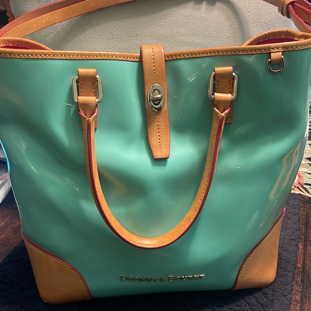 Dooney & Bourke